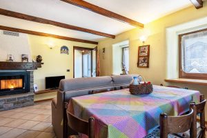 Casa vacanza con terrazza panoramica a Nus